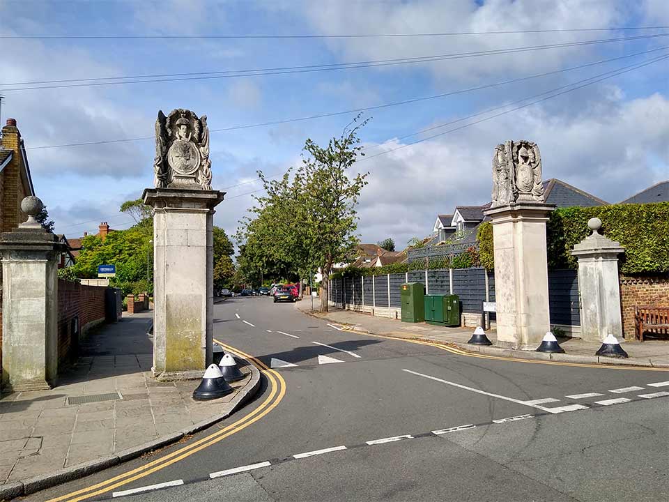 Local knowledge around Weybridge, Brooklands and the M25